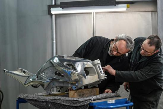 Midual Motorcycle Racing: Achieving Integrated Precision Manufacturing of Motorcycle Engines